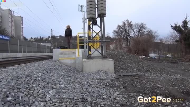 Long legged blond cutie adores making a lot pissing outdoors Free Porn Videos | ePornAny.