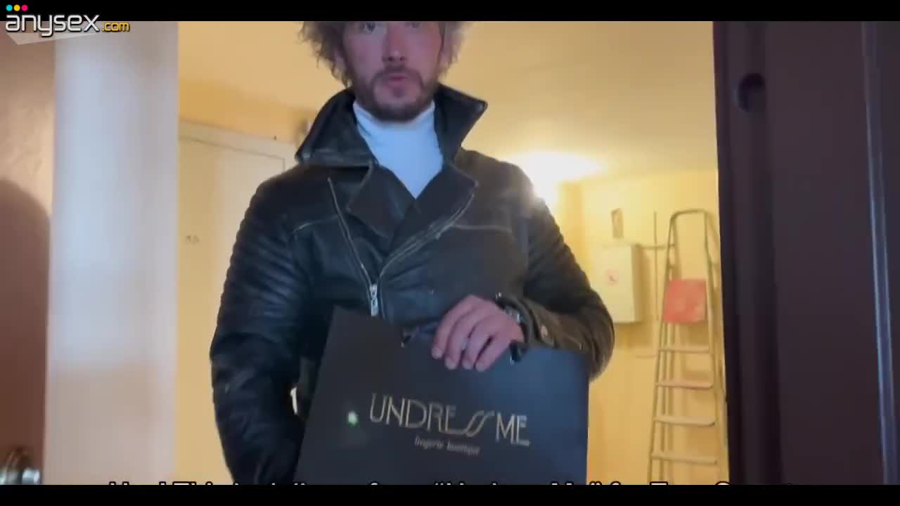 Slim Blonde Beauty Fucks With the Courier To Reward Him For Bringing Her Such Amazing Sexy Lingerie Free Porn Videos | ePornAny.