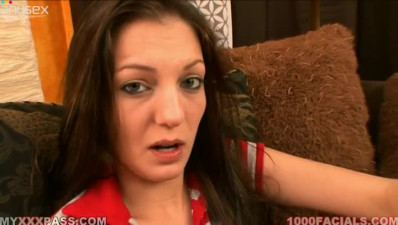 Brunette hooker Alexis Venton pulls her fat meaty pussy and gives head