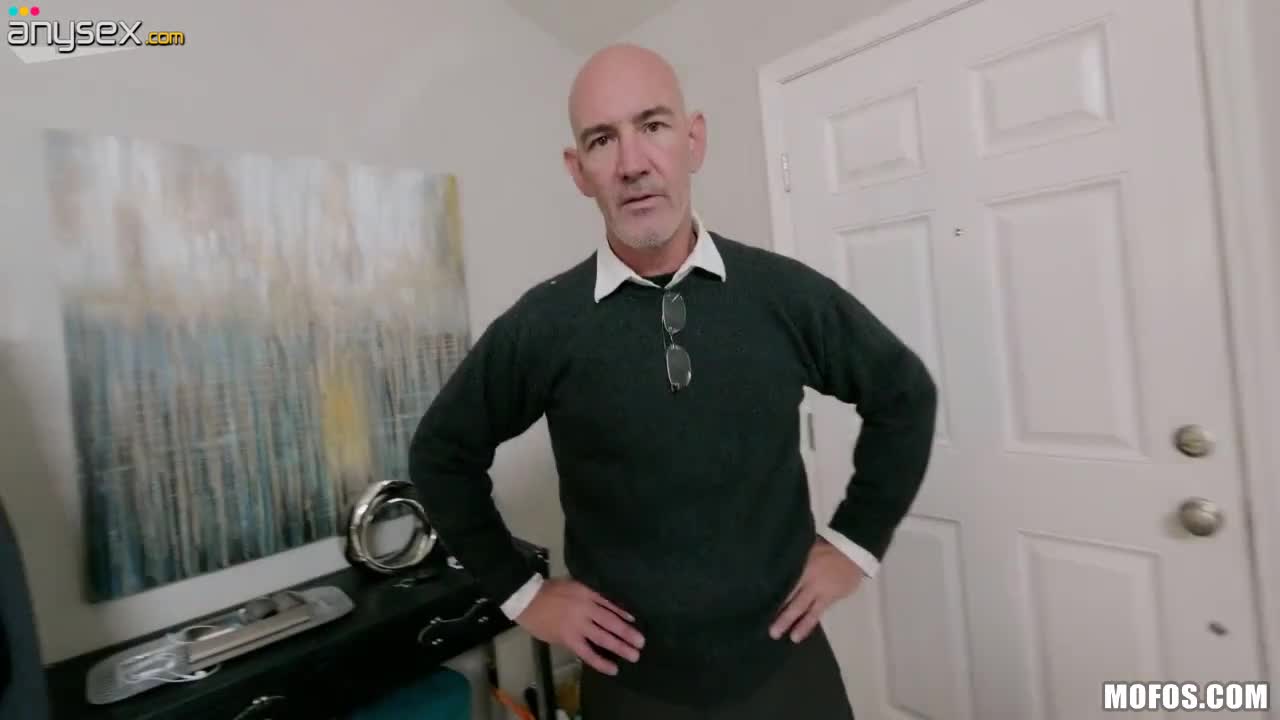 Favorite daughter Rosalyn Sphinx gets fucked at the prom under dad's nose Free Porn Videos | ePornAny.
