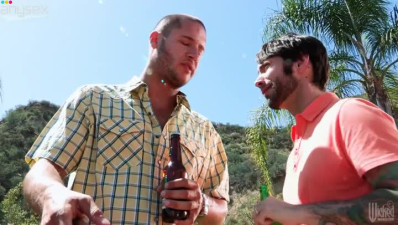 Handsome guy eats out tasty wet pussy of brunette bombshell
