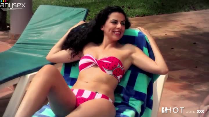 Gorgeous bitch Ana Mafalda jerks off dick and gets fucked doggy style outdoor Free Porn Videos | ePornAny.