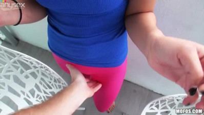 Hussy brunette Emily Benjamins blows dick and rolls eyes with pleasure