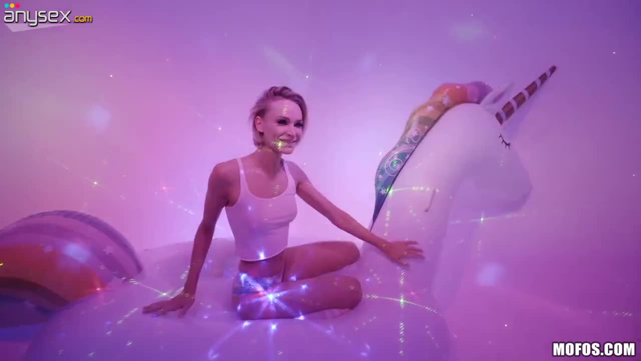 Sex fantasies of skinny but super hot blondie Emma Hix Free Porn Videos | ePornAny.