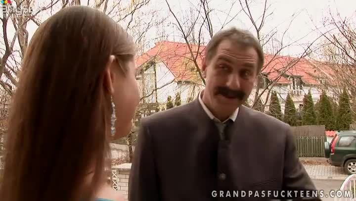 Charming girl with pretty face is giving stout blowjob to horny mature lover Free Porn Videos | ePornAny.