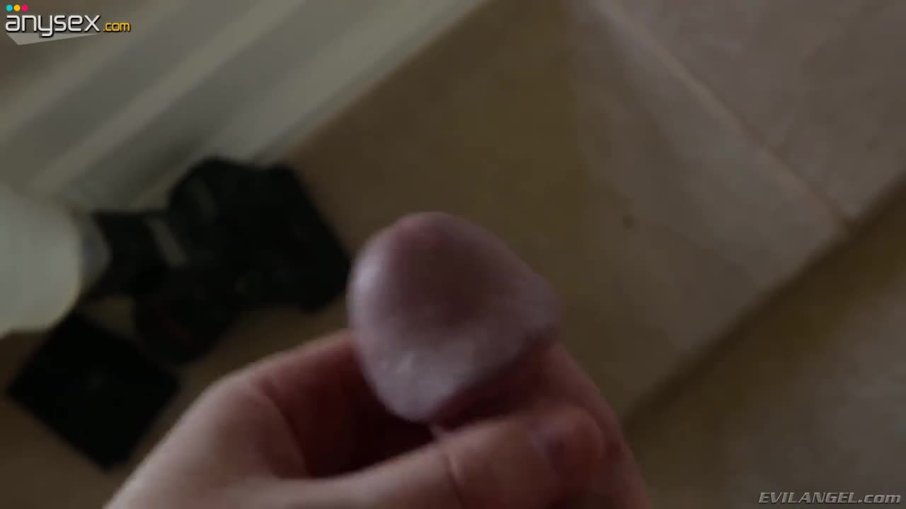 Slutty stepsister twerking big booty sitting on stepbro's big and hard boner Free Porn Videos | ePornAny.