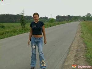 Tasty looking Russian amateur drills her punani with dildo