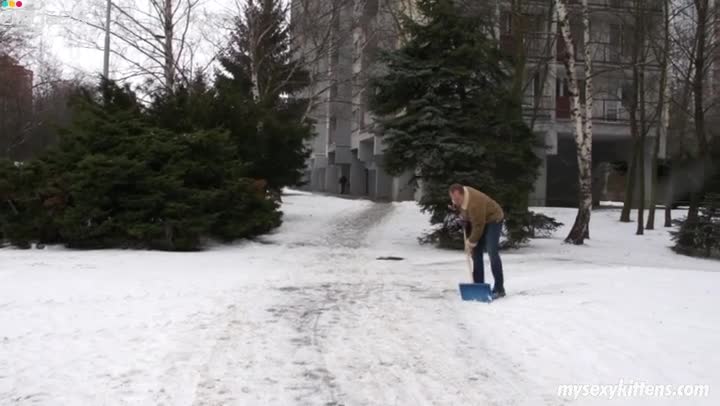 Ugly brunette girl Lussy flirts with the guy sipping tea Free Porn Videos | ePornAny.