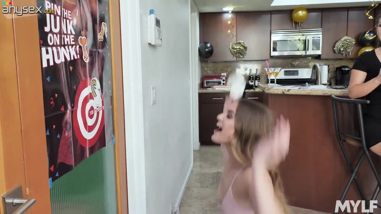 Happy divorced woman Indica Flower arranges crazy strapon party Free Porn Videos | ePornAny.
