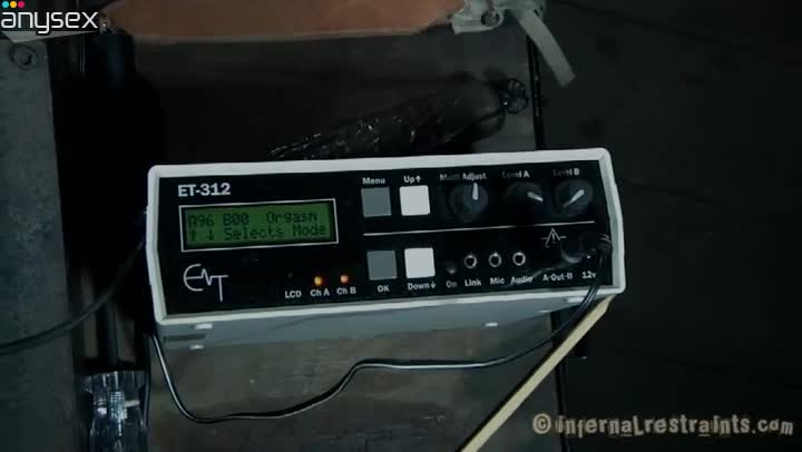 Holly Wildes has to feel the pain from pussy electric shocker dildo Free Porn Videos | ePornAny.