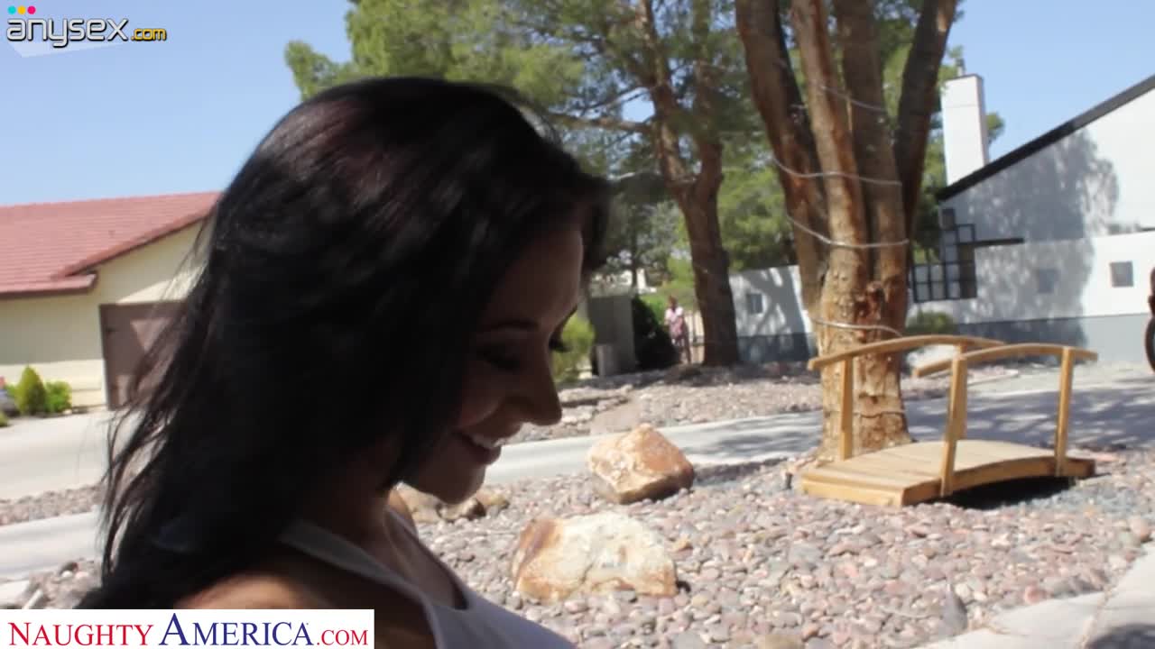 Busty bitch Jayden Jaymes gives her head and gets her pussy slammed Free Porn Videos | ePornAny.