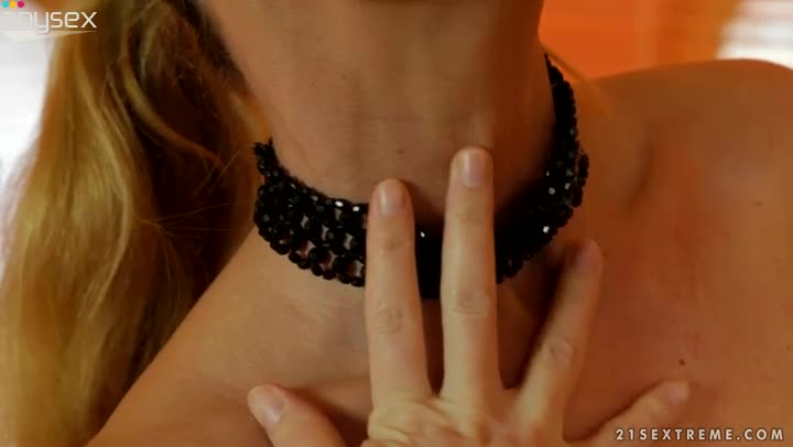 Smooth and juicy booty of Kathia Nobili look so seductive Free Porn Videos | ePornAny.