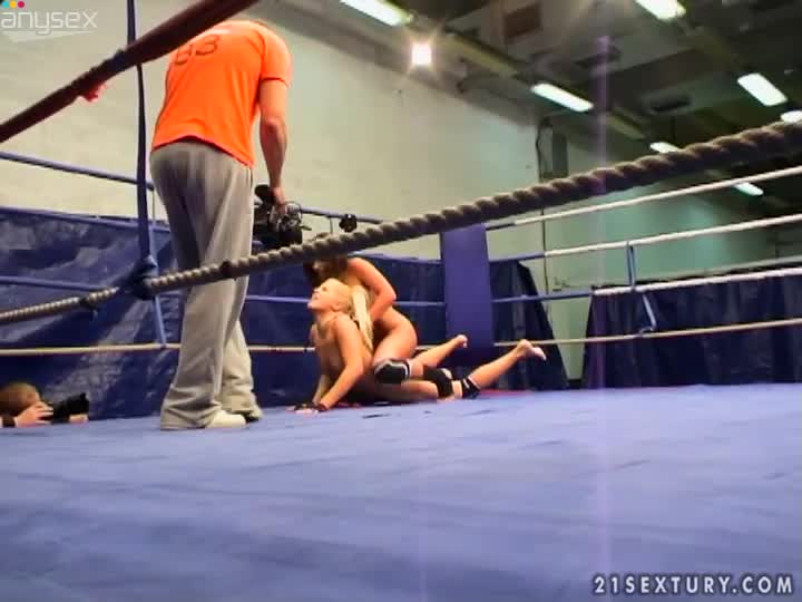 Behind the scene video with fighting girls Valery Summers and Brandy Smile Free Porn Videos | ePornAny.