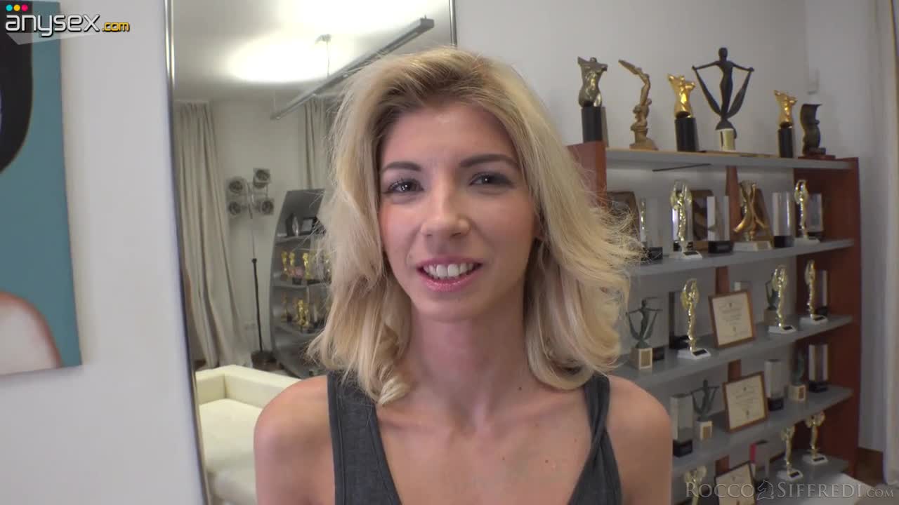 Skinny Hungarian girl Missy Luv gives a blowjob to horny Rocco Siffredi Free Porn Videos | ePornAny.