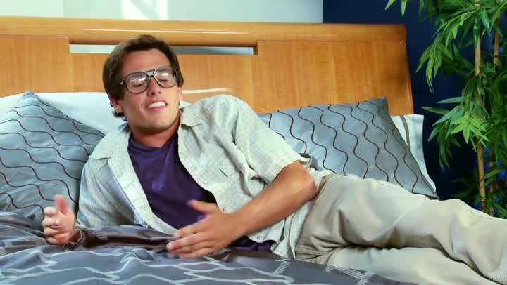 Voluptuous Kendra Lust seduces nerdy guy by her gorgeous forms Free Porn Videos | ePornAny.