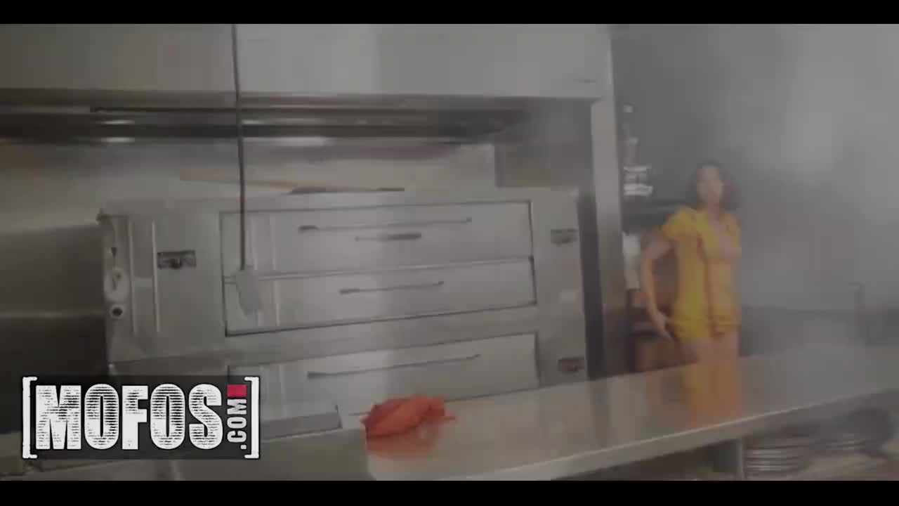 Kimora Quin Seduces Charles Dera Before Restaurant opening Free Porn Videos | ePornAny.