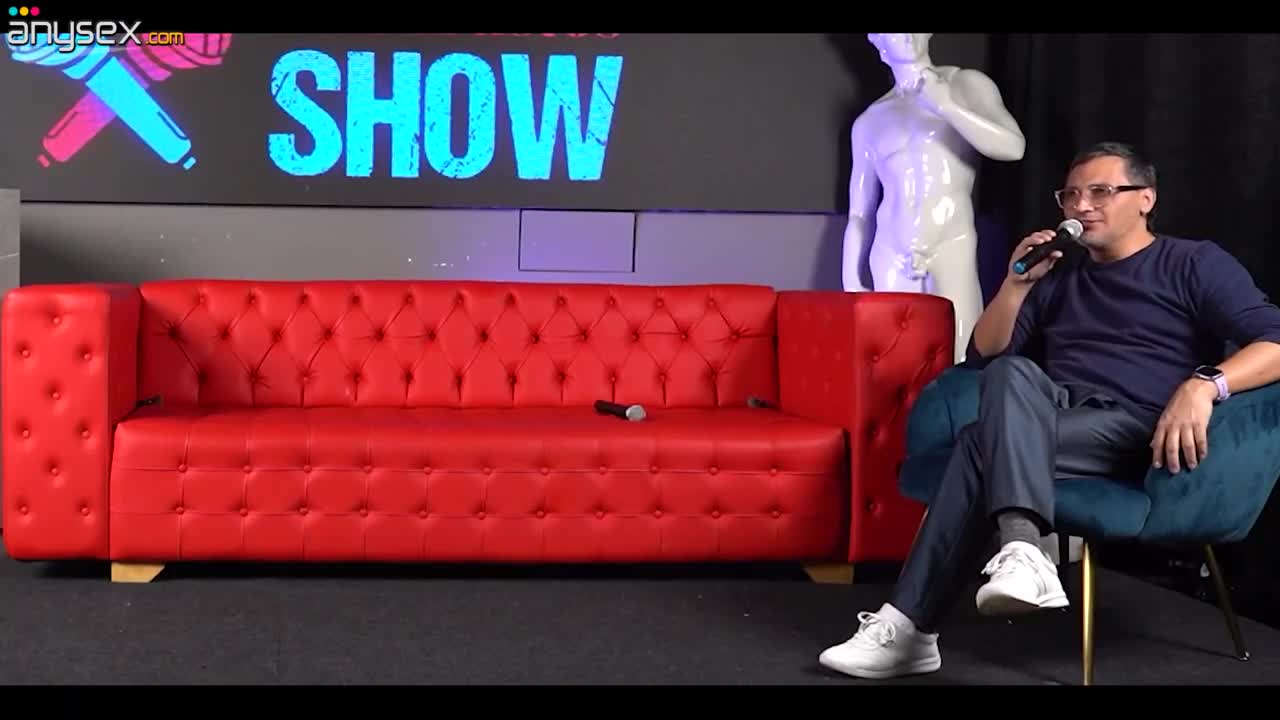 Thick babe Khloee gets fucked on a show and after Free Porn Videos | ePornAny.