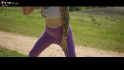 Outdoor fuck with stranger and kink skinny inked milf