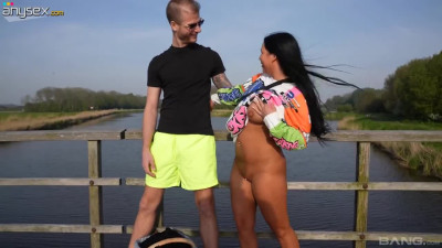 Big juicy ass milfs seduced a guy and he fucked her in nature