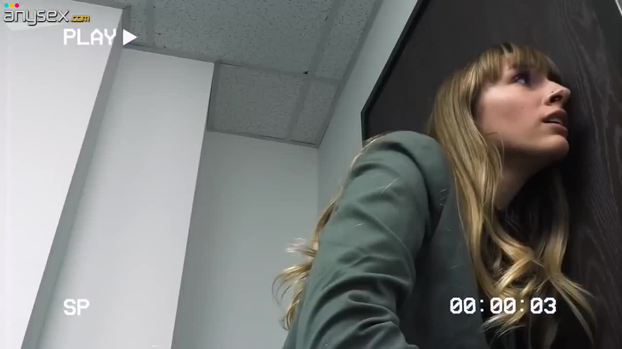 A cute mormon girl in glasses Daisy Phoenix is phucked by a security guy Free Porn Videos | ePornAny.
