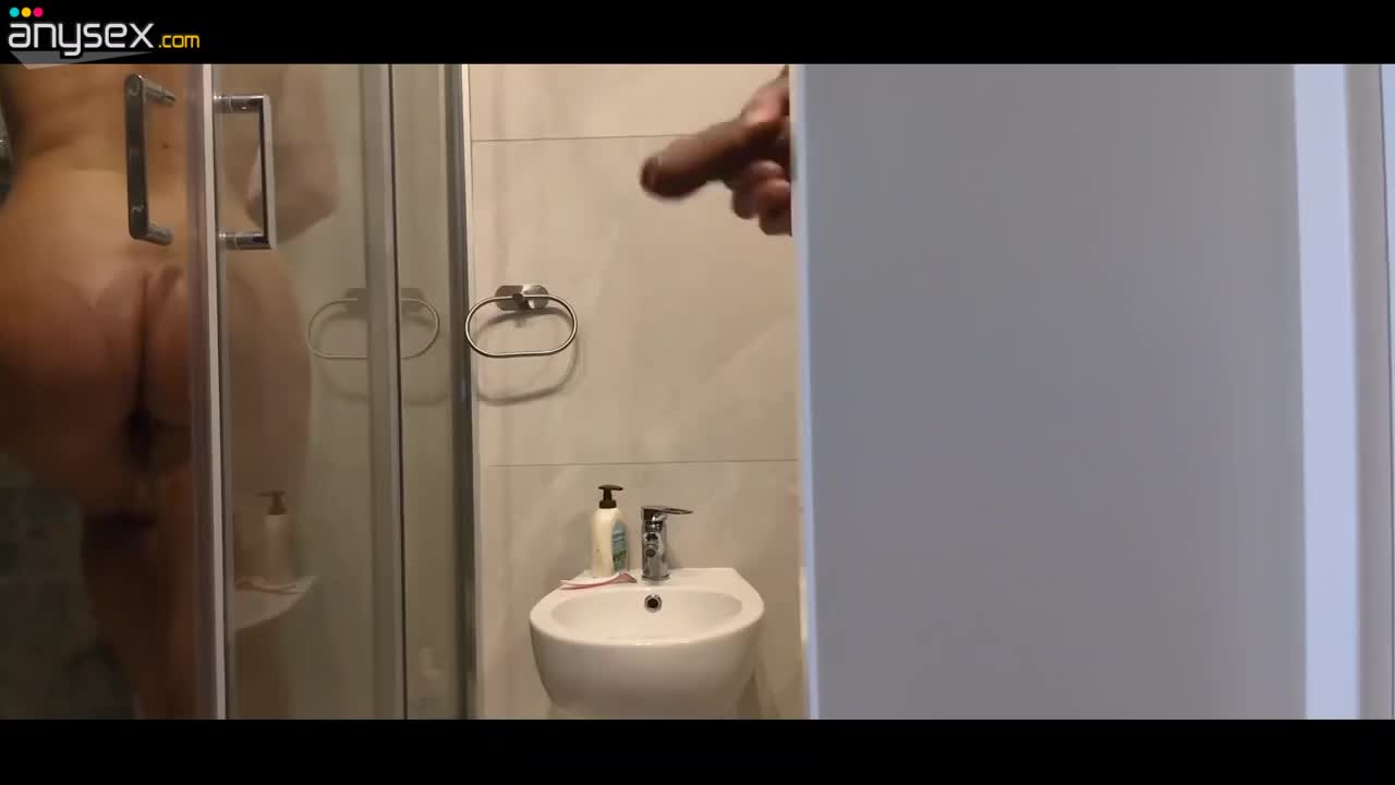 Sexy Curvy Redhead Italian MILF Helps Her Stepson Wash His Dick & Drain His Balls In the Bathroom Free Porn Videos | ePornAny.