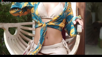 Beautiful Asian girl loves to fuck you in the hotel