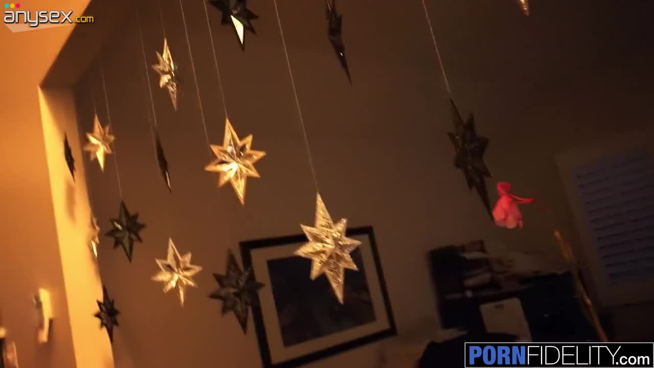 Slender Latina Demi Lopez rocks cock in Amazon pose till she cum Free Porn Videos | ePornAny.