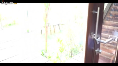 Hourglass teen begs to fuck and creampie her in outdoor bath