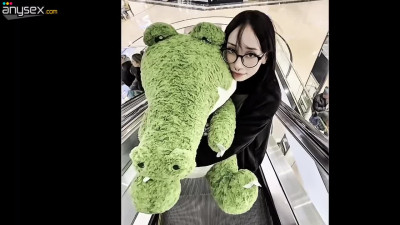 Cute Brazilian goth babe let me fuck her pussy after giving her a toy gift