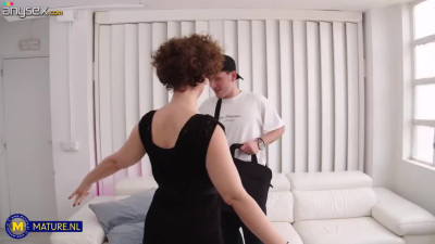 Curvy Curly Busty Cougar Takes a Hefty Young Meat Pole In Her Mature Twat After Sucking It