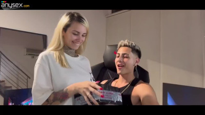 Cute Tattooed Busty Blonde Gamer-boy Rewards Her BF With Great Sex For Buying Her New Headphones
