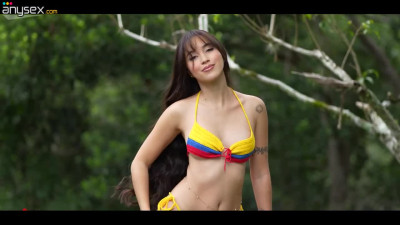 Beautiful columbian lady showing her fit body and firm round tits. sexy lady