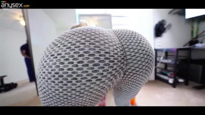 This slut tried so hard to fit his BBC in her throat