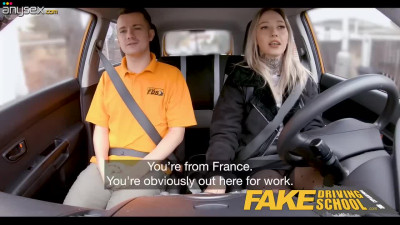 Driving lesson turns into wild exam distraction with busty blonde