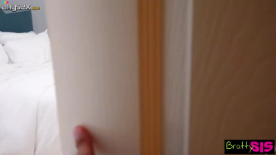 Gia Paige's Tennis Thrill: POV Pleasure with Her Athletic Curves