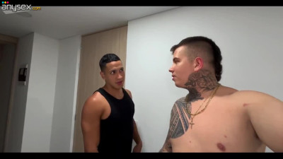 Hubby and neighbor fuck curvy Latina hard from 2 sides at once