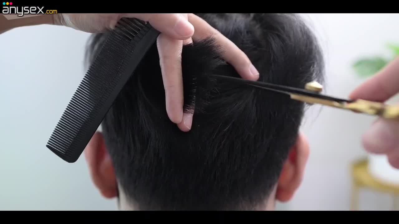 A hairdresser can do way more dirty stuff than just cutting hair Free Porn Videos | ePornAny.