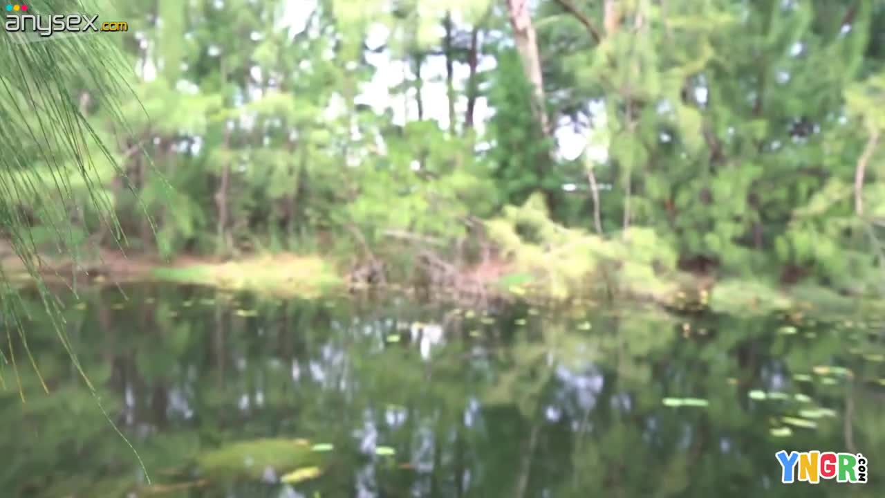 Vivian Taylor takes on a big one outdoors with wild passion Free Porn Videos | ePornAny.