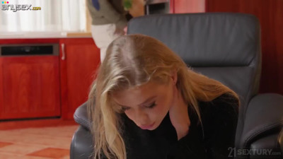 Sensual blonde beauty needs urgent attention to her burning asshole