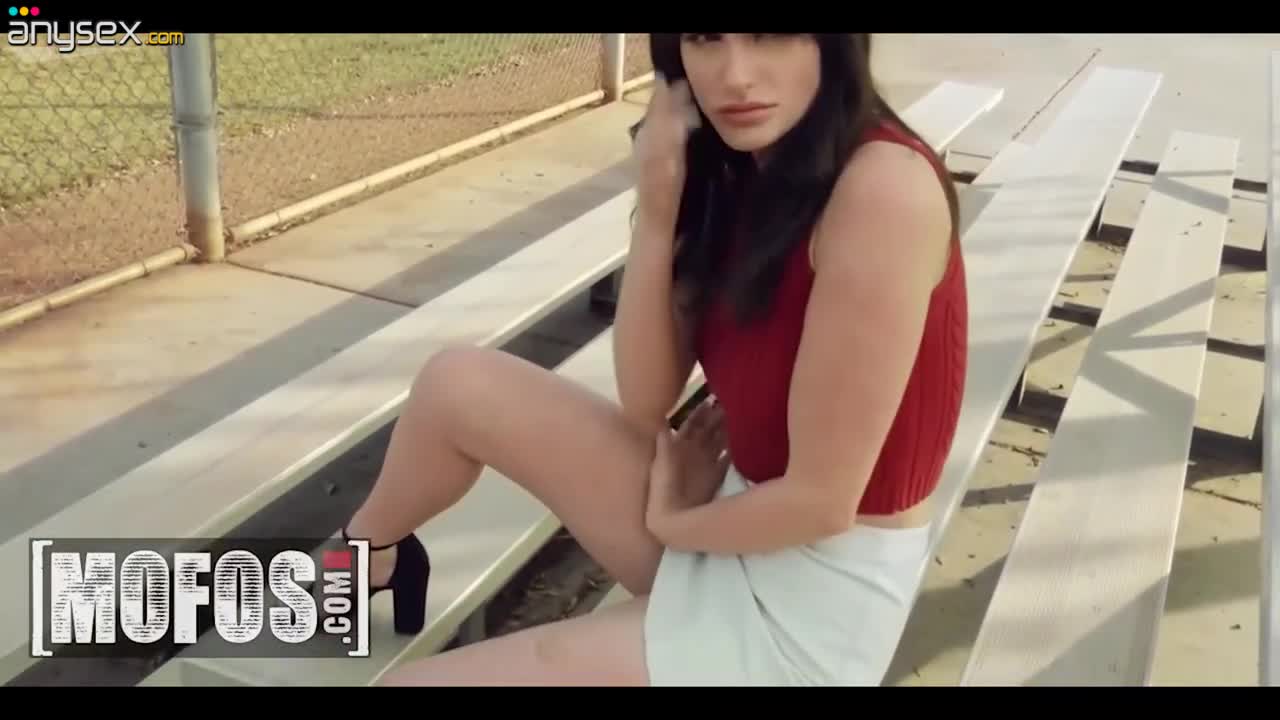 Hot Brunette Slut Has a Special Present on Valentine's Day Free Porn Videos | ePornAny.