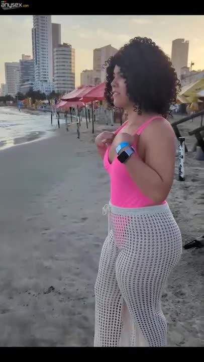 Curly-haired babe wants to make out and shake her ass after a beach stroll Free Porn Videos | ePornAny.