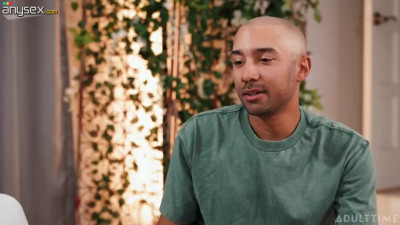 Blondie posed for his art, but ends up seducing him by accident