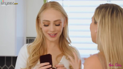 Dazzling blonde angels share flawless lesbian kinks at home
