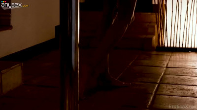 Sensual Latina Kylie Le Beau craves for real cock after dildo