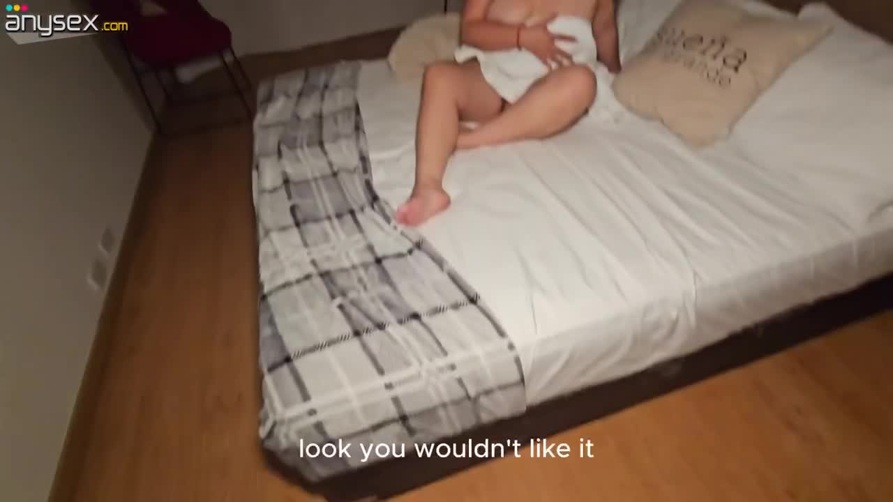 Horny Dude Convinced His Plumpish Buxom Bootylicious Latina Step-sis To Try His BBC Free Porn Videos | ePornAny.
