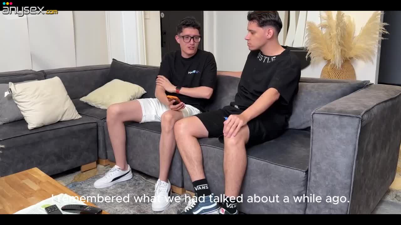 Colombian dark-skinned MILF takes a creampie and it's wild Free Porn Videos | ePornAny.