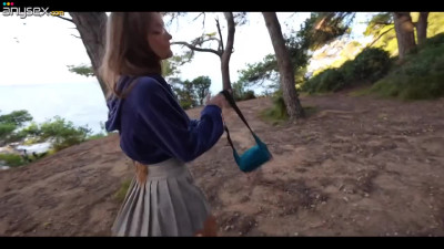 Horny teen makes a big cock boyfriend fuck her right in the forest