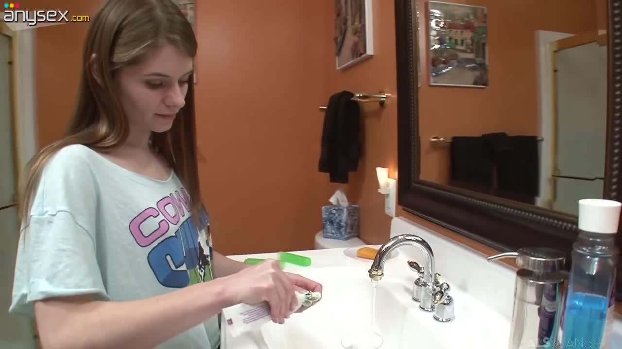 Blonde & Petite Slut's Plays with Toothbrush Solo Free Porn Videos | ePornAny.