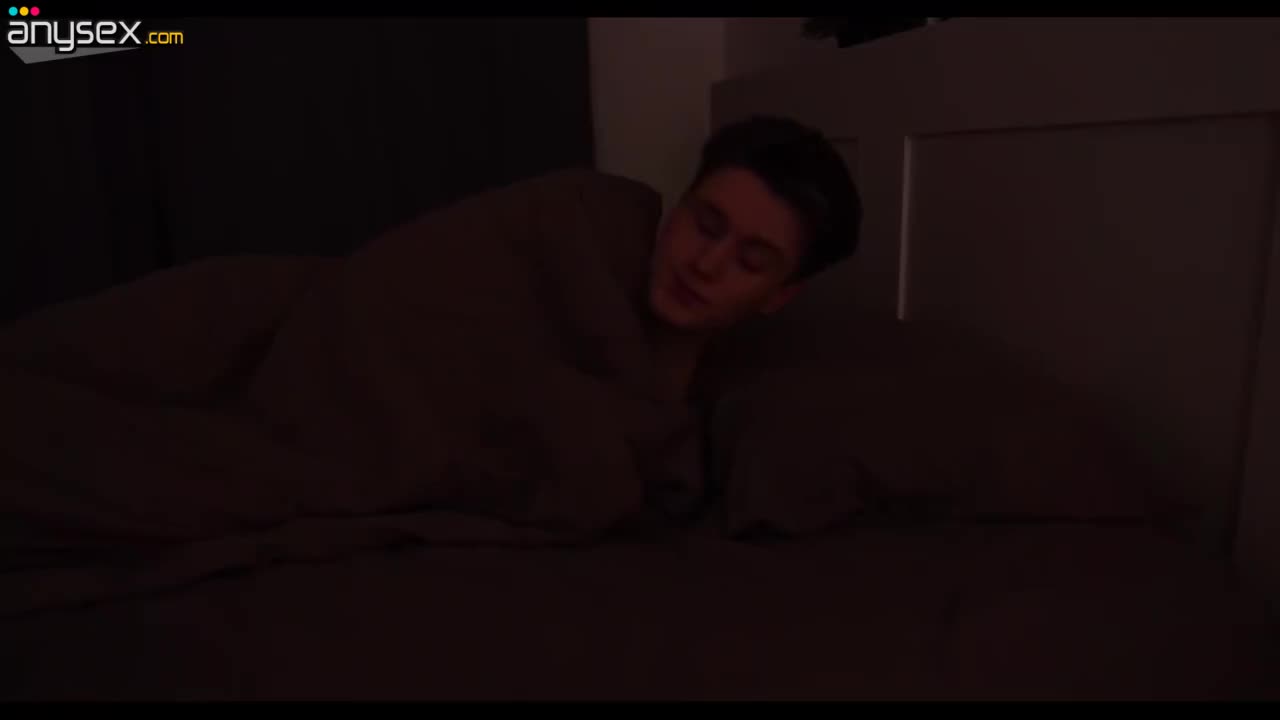 New Year's Gift: Virgin's Dream Come True with Russian Beauty Free Porn Videos | ePornAny.