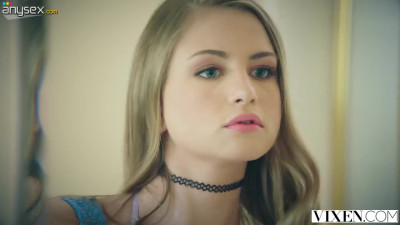 Gorgeous Blonde Takes Intense Bed Action in Stunning HD